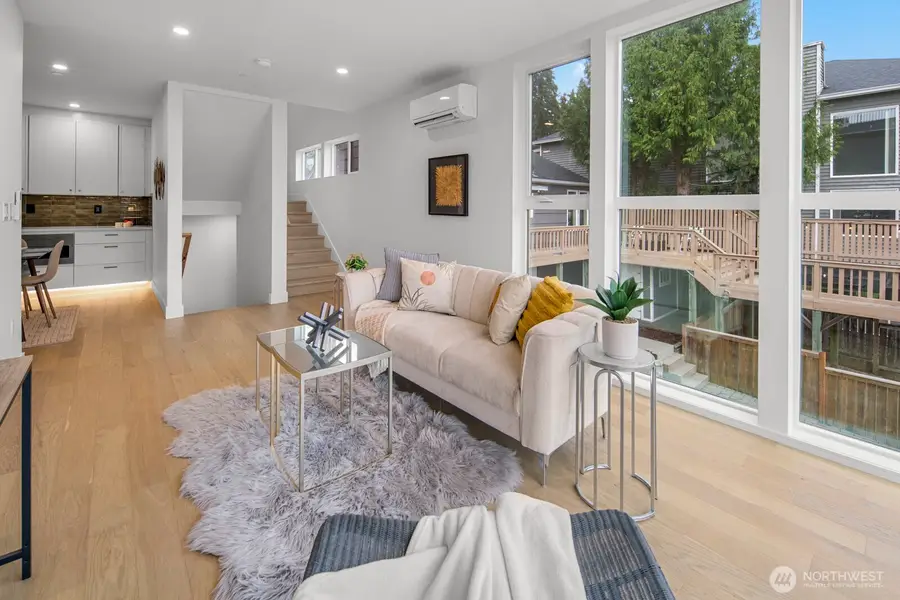 6012 35th Avenue Ne, Seattle, WA 98115 - Image #3