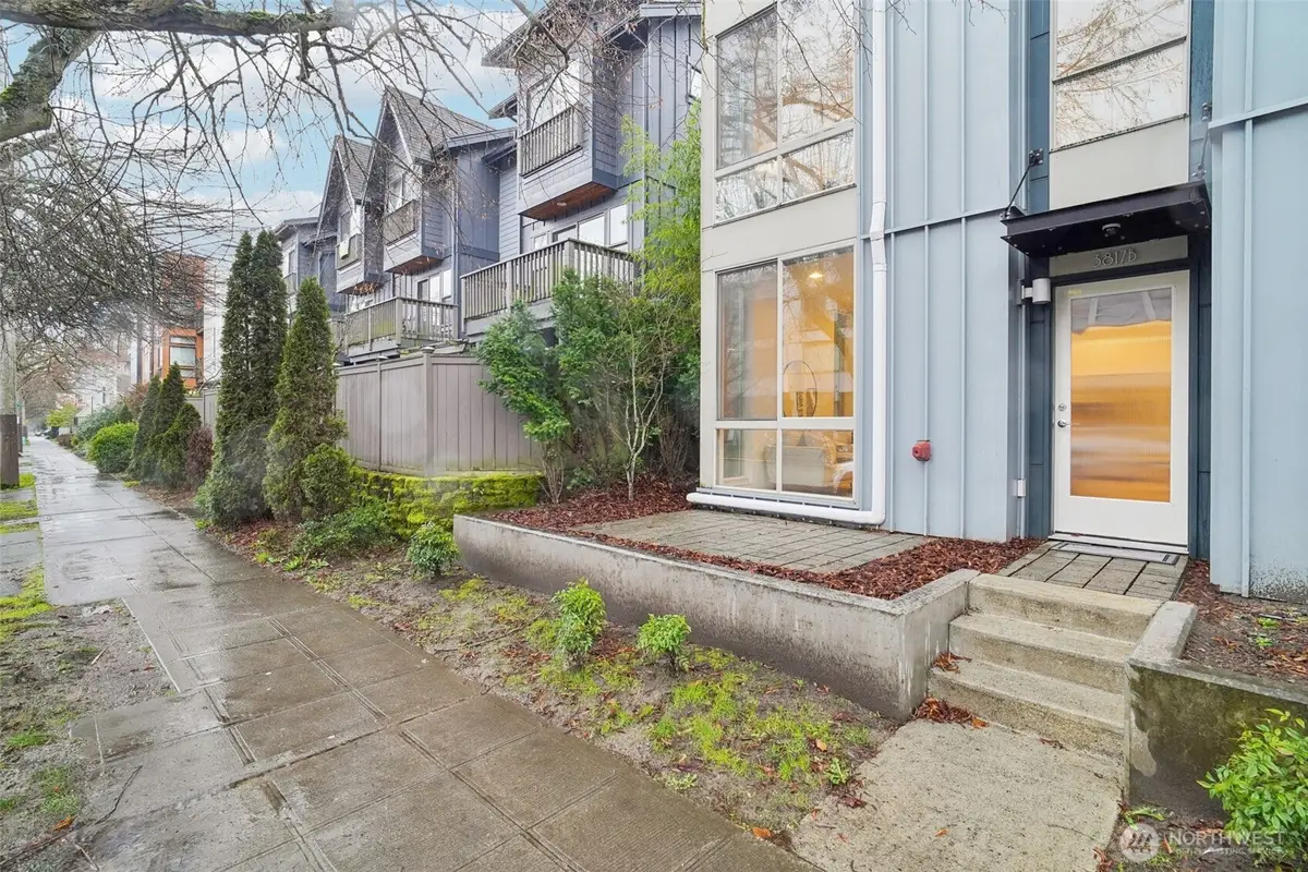 3817 California Avenue Sw, Seattle, WA 98116 - Image #1