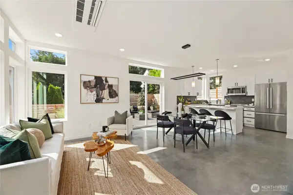 12037 Fremont Avenue N #3, Seattle, WA 98133