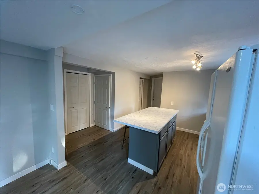 30524 8th Avenue Sw, Federal Way, WA 98023 - Image #2