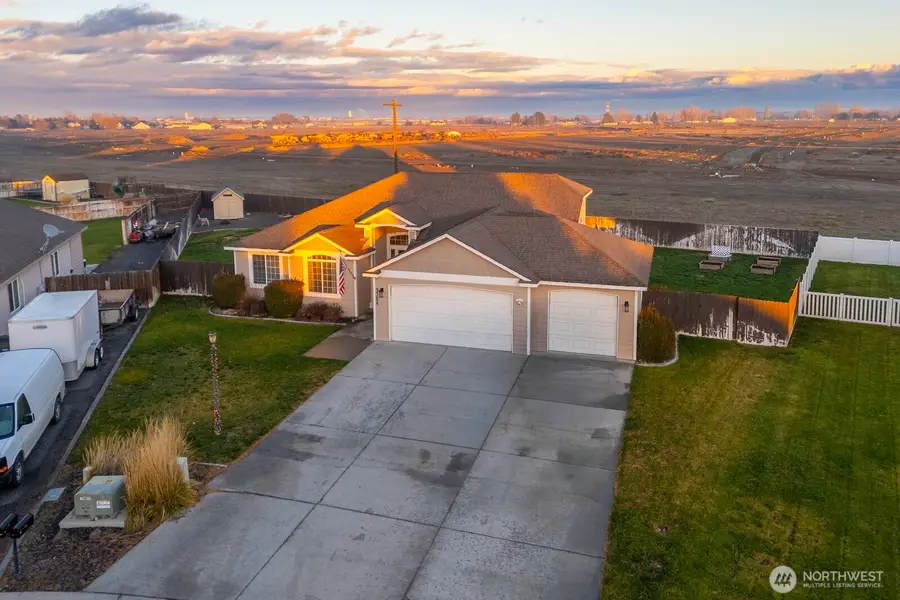 9584 Naples Street Se, Moses Lake, WA 98837 - Image #2