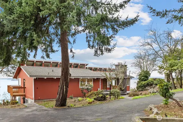 123 S 216th Street, Normandy Park, WA 98198