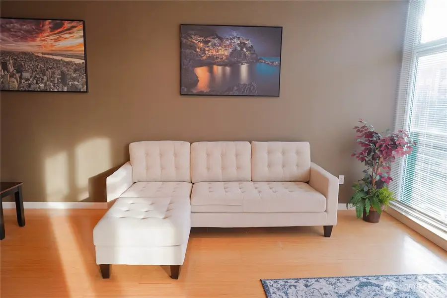 17 Mercer Street #207, Seattle, WA 98119 - Image #3