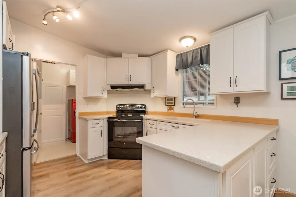 900 29th Street Se #D-11, Auburn, WA 98002 - Image #1