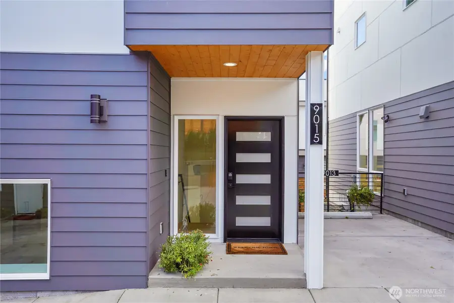 9015 14th Avenue Sw, Seattle, WA 98106 - Image #2