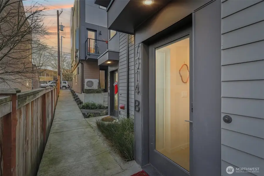 7514 43rd Avenue S #B, Seattle, WA 98118 - Image #2