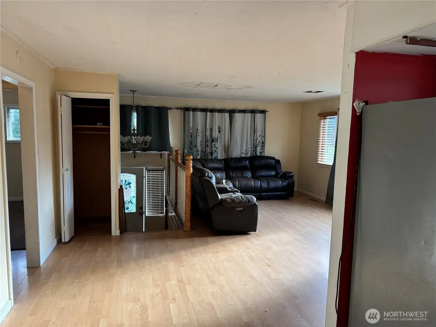 377 Lakeside Drive, Sedro Woolley, WA 98284 - Image #2