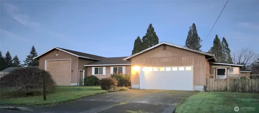 180 Scenic View Dr, Longview, WA 98632 - Image #2
