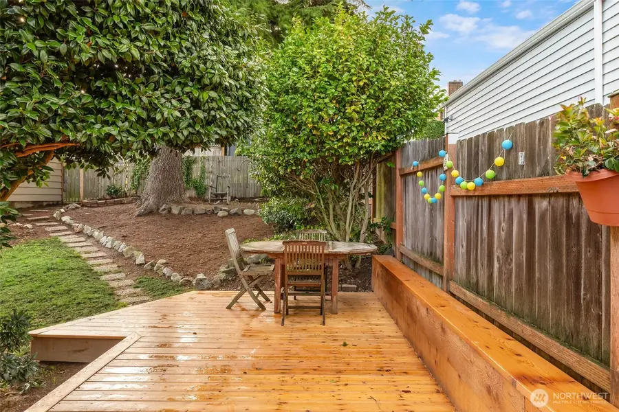 1947 34th Avenue W, Seattle, WA 98199 - Image #3