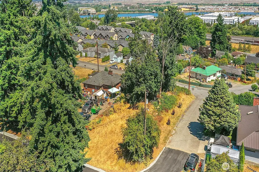 1 Hawthorne Street, Everett, WA 98201 - Image #2