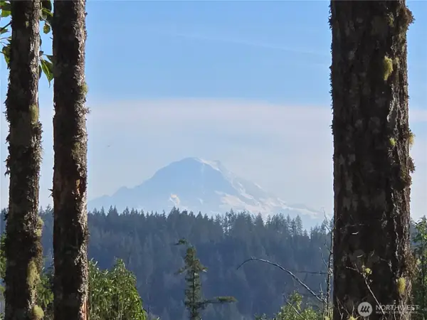 2 Sand Dollar Road W, Bremerton, WA 98312