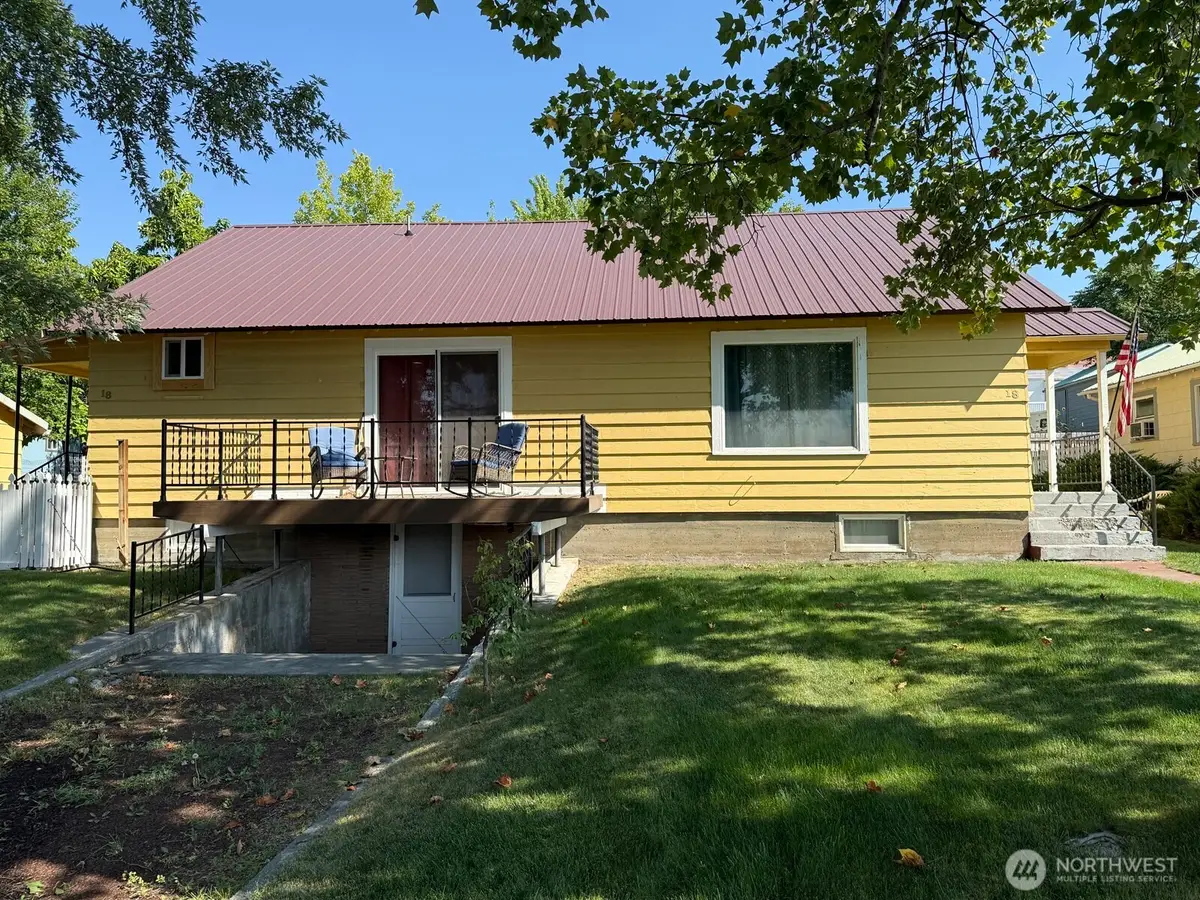18 Cherry Avenue W, Omak, WA 98841 - Image #1
