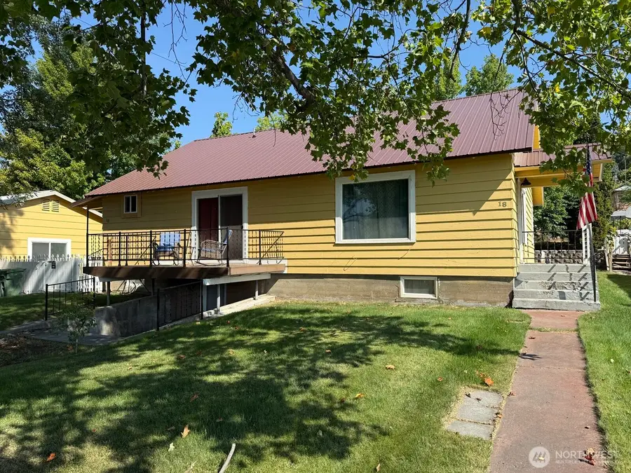 18 Cherry Avenue W, Omak, WA 98841 - Image #2