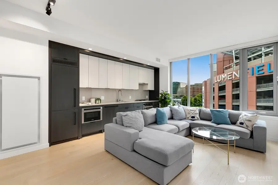 590 1st Avenue S #713, Seattle, WA 98104 - Image #2