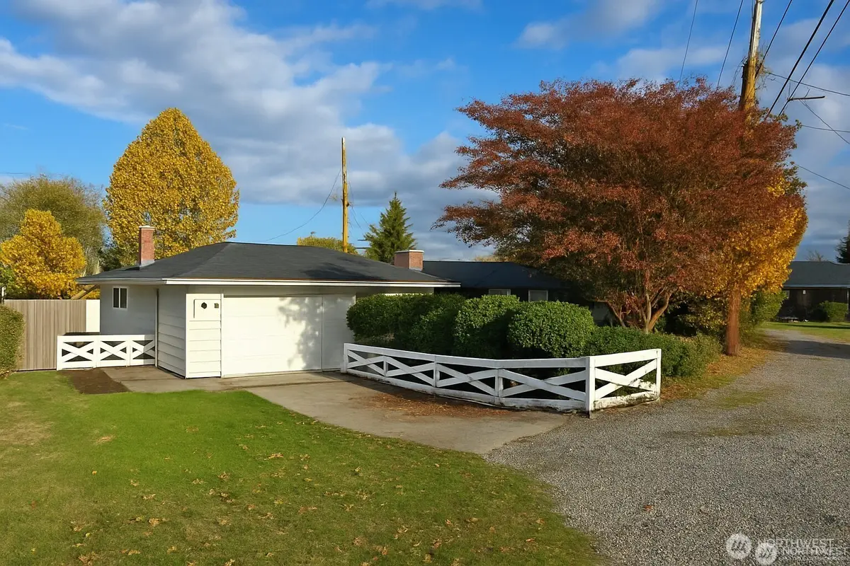 11144 Woodward Avenue S, Seattle, WA 98178 - Image #1