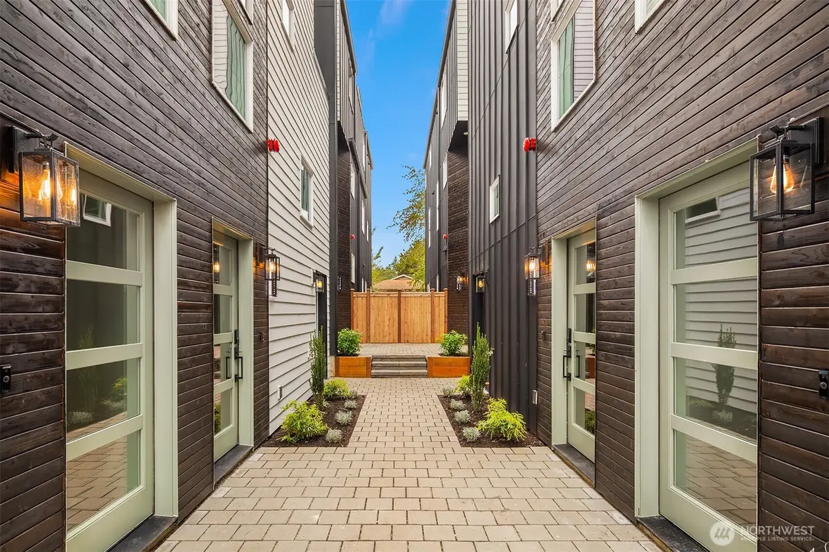 9033 8th Avenue Nw #B, Seattle, WA 98117 - Image #1