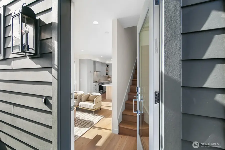 10045 8th Avenue Nw, Seattle, WA 98177 - Image #2