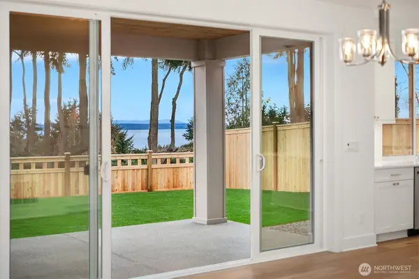 22216 98th Avenue W, Edmonds, WA 98020