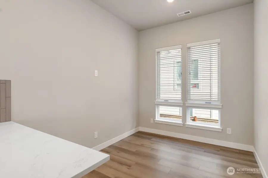 12806 66th Avenue S, Seattle, WA 98178 - Image #2