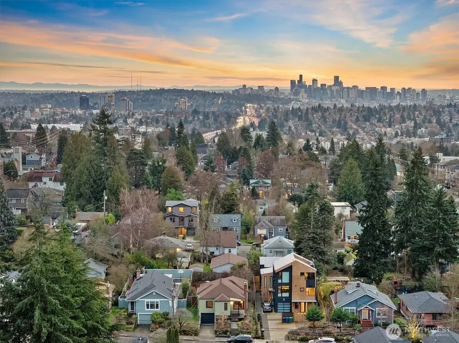 533 NE 89th Street, Seattle, WA 98115 - Image #2