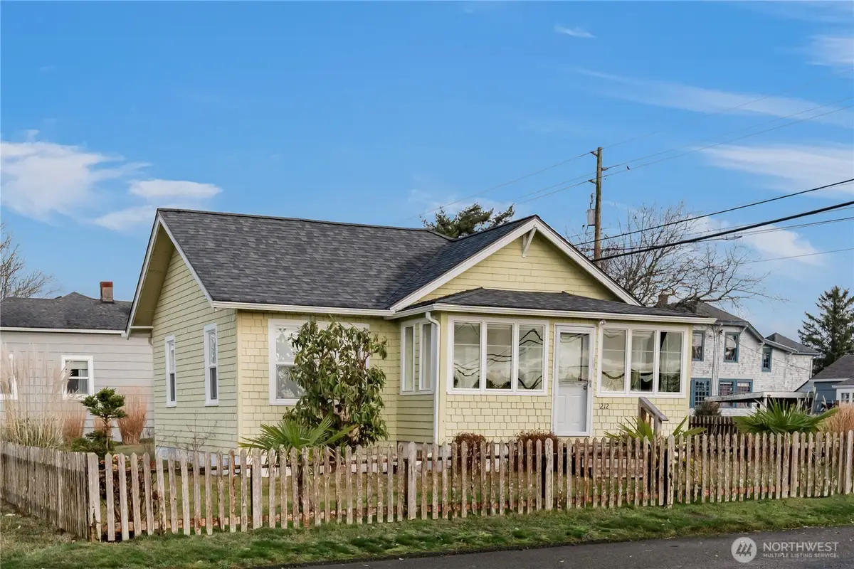 212 2nd Street Ne, Long Beach, WA 98631 - Image #1