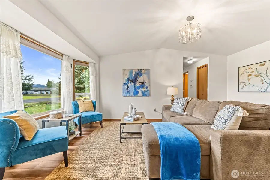 304 Olympia Street E, Rainier, WA 98576 - Image #2