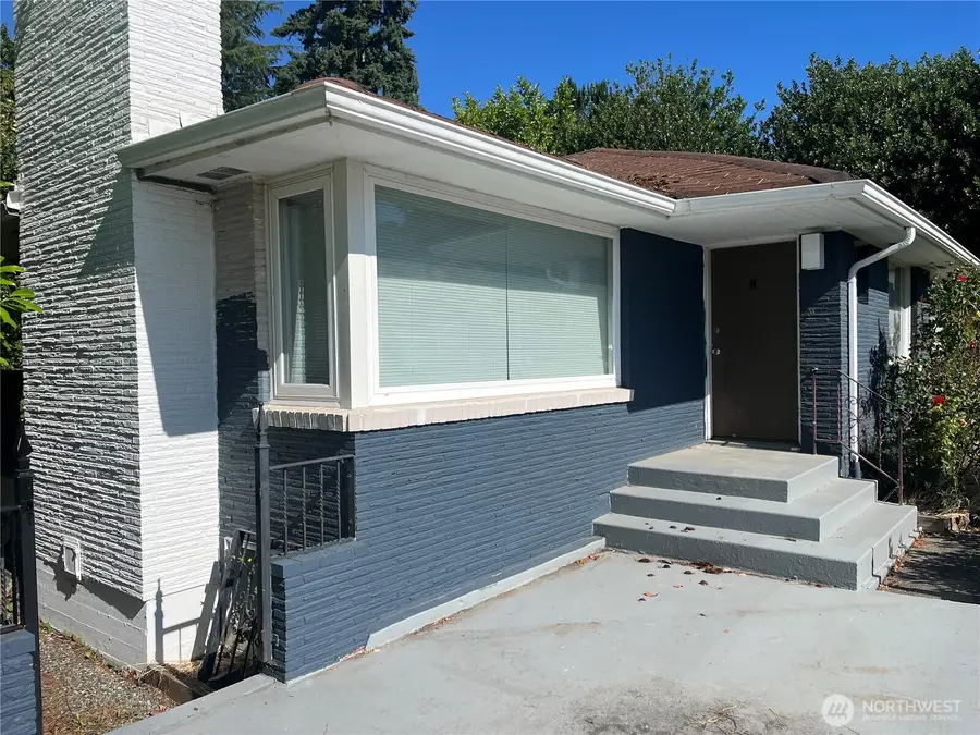 6925 52nd Avenue S, Seattle, WA 98118 - Image #2