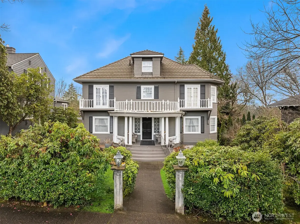 1021 34th Avenue E, Seattle, WA 98112 - Image #1