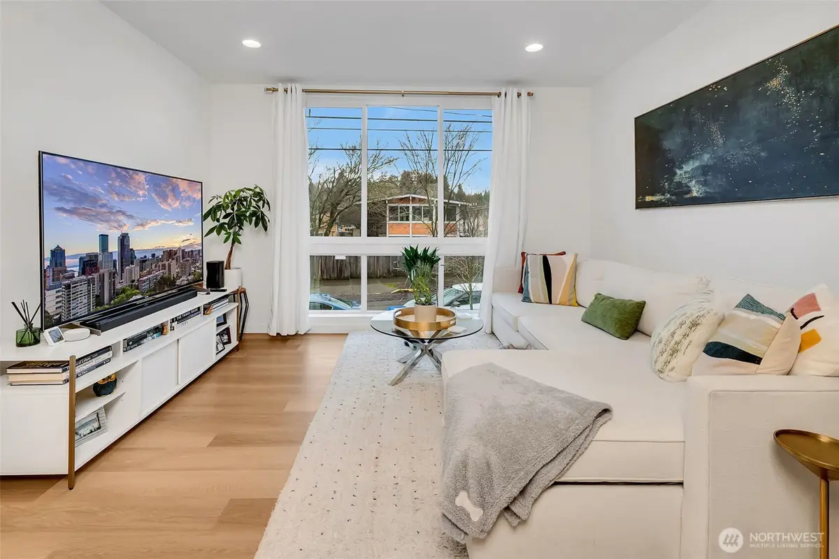 7512 43rd Avenue S #B, Seattle, WA 98118 - Image #1