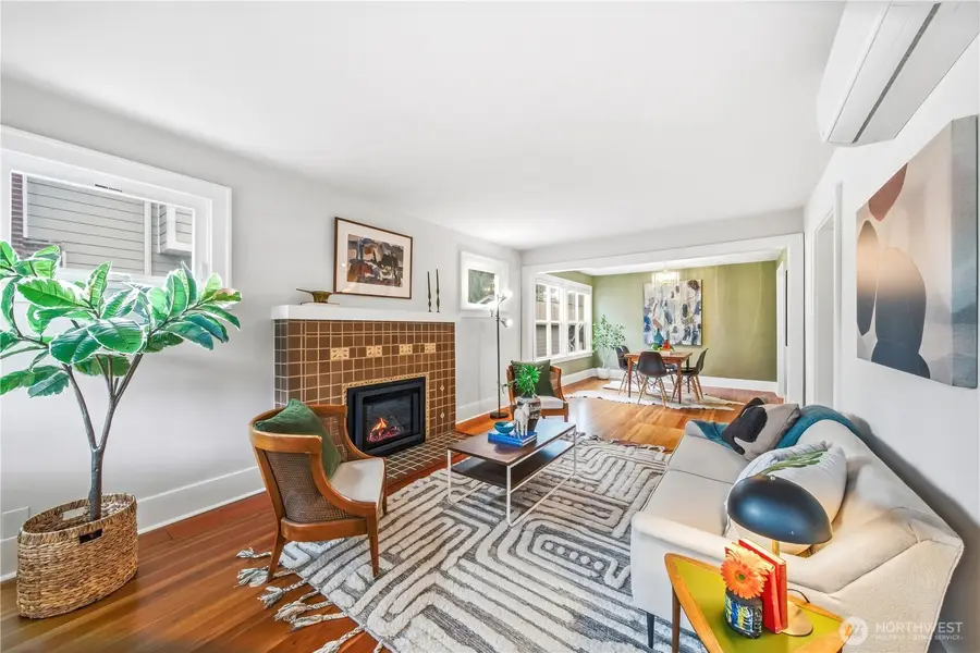 3043 38th Avenue Sw, Seattle, WA 98126 - Image #3