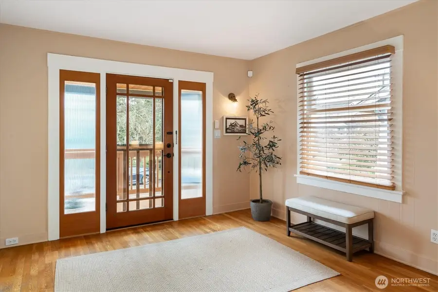 740 N 82nd Street, Seattle, WA 98103 - Image #3