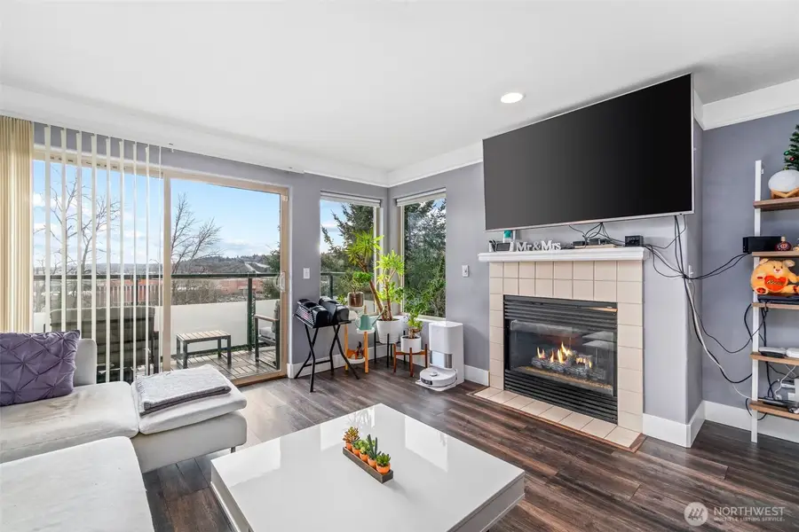 15325 Sunwood Boulevard #B304, Tukwila, WA 98188 - Image #3