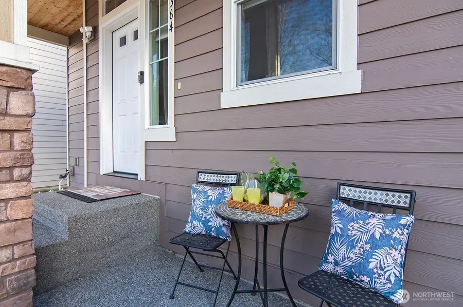 364 Field Place Ne, Renton, WA 98059 - Image #2