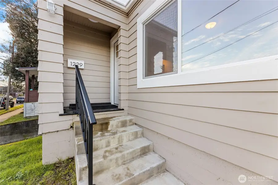 1229 Broadway Ave, Bremerton, WA 98337 - Image #3