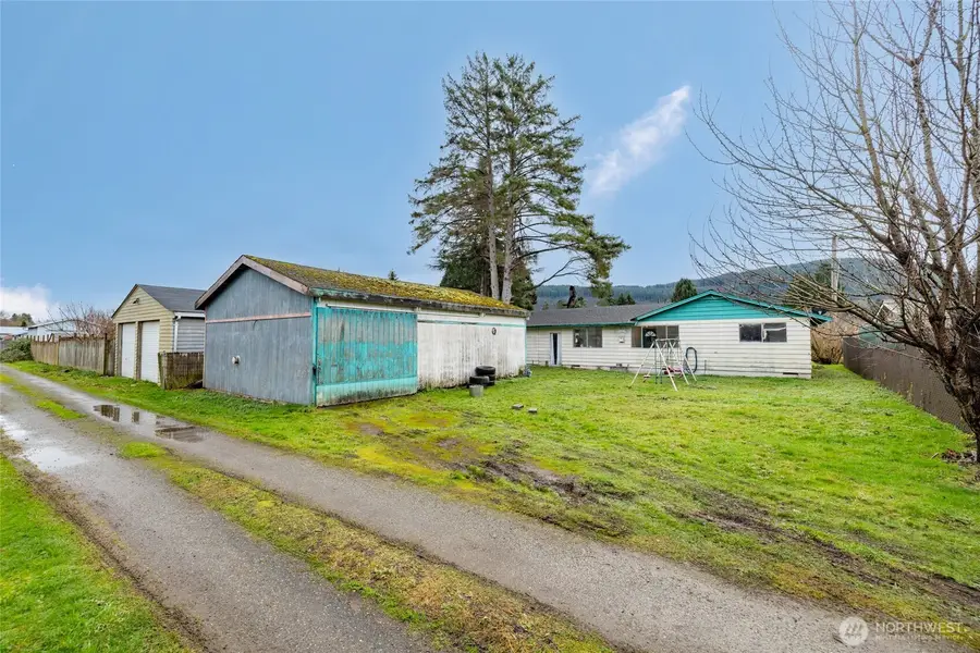 1006 Fidalgo Street, Sedro Woolley, WA 98284 - Image #2