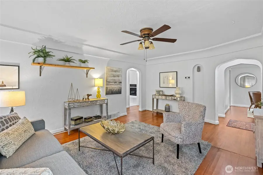 9222 3rd Avenue Sw, Seattle, WA 98106 - Image #3