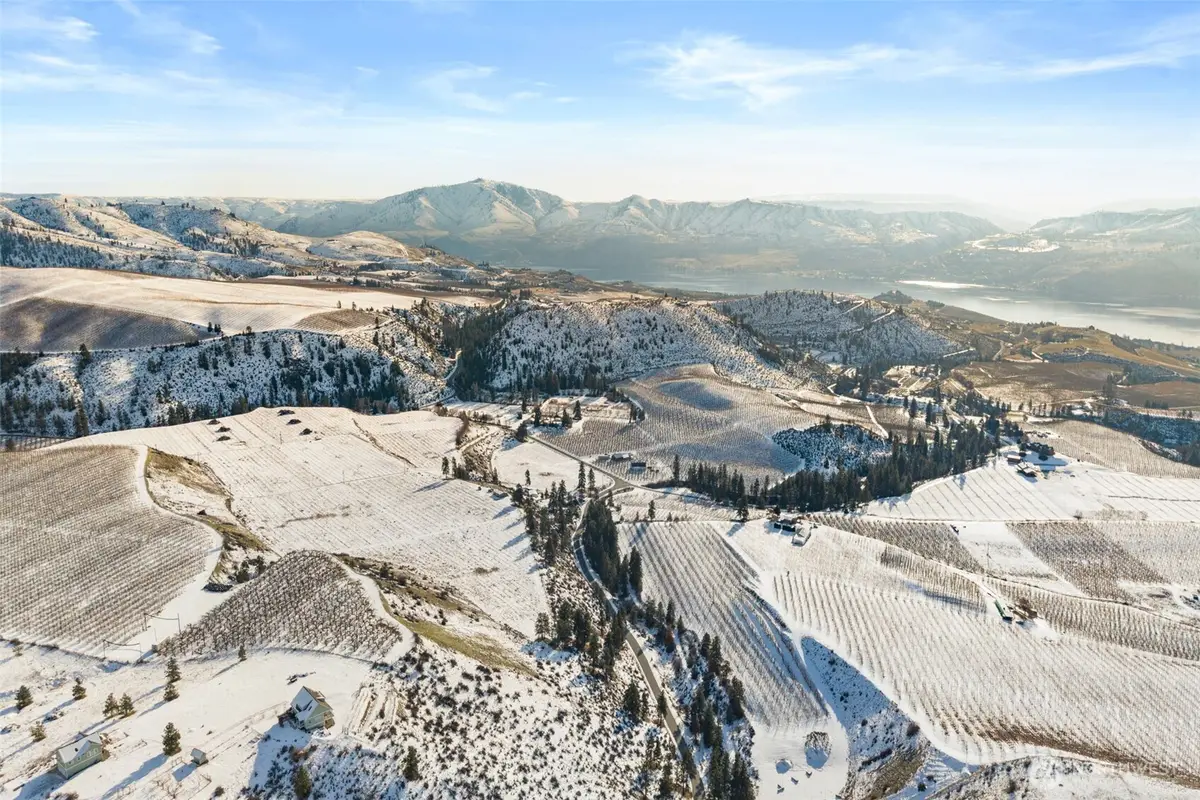 565 Boyd Loop Rd, Manson, WA 98831 - Image #1