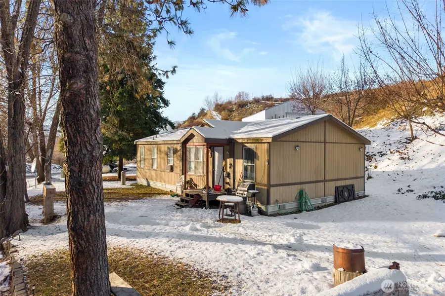 762 Boyd Loop Road, Manson, WA 98831 - Image #2