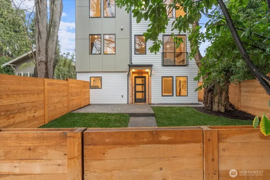 4104 49th Avenue Sw, Seattle, WA 98116 - Image #2