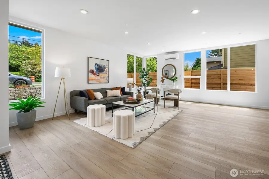 8831 Wallingford Avenue N, Seattle, WA 98103 - Image #3