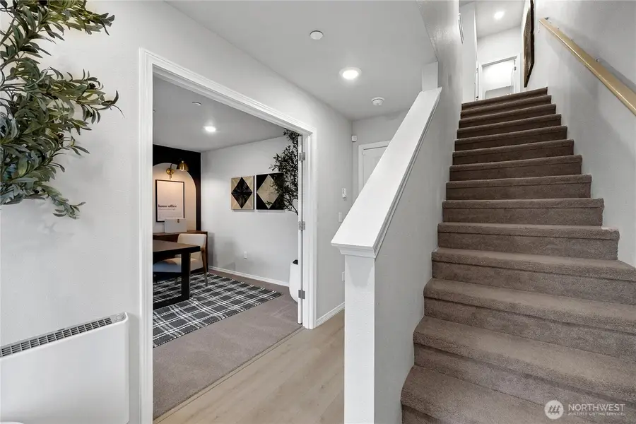 34370 Emerald Ridge Avenue Se, Black Diamond, WA 98010 - Image #2