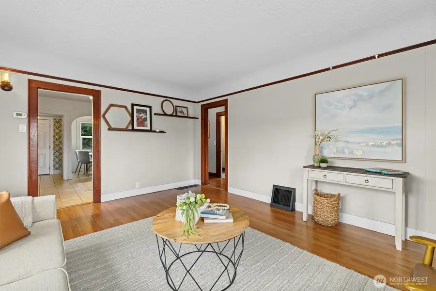 1211 N 3rd Street, Renton, WA 98057 - Image #3