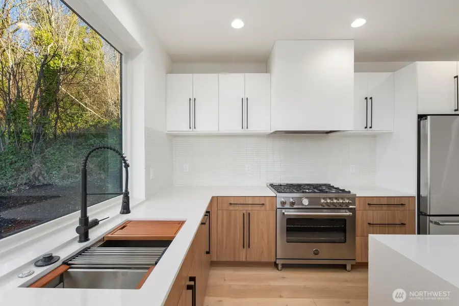 5246 23rd Avenue Sw, Seattle, WA 98106 - Image #3