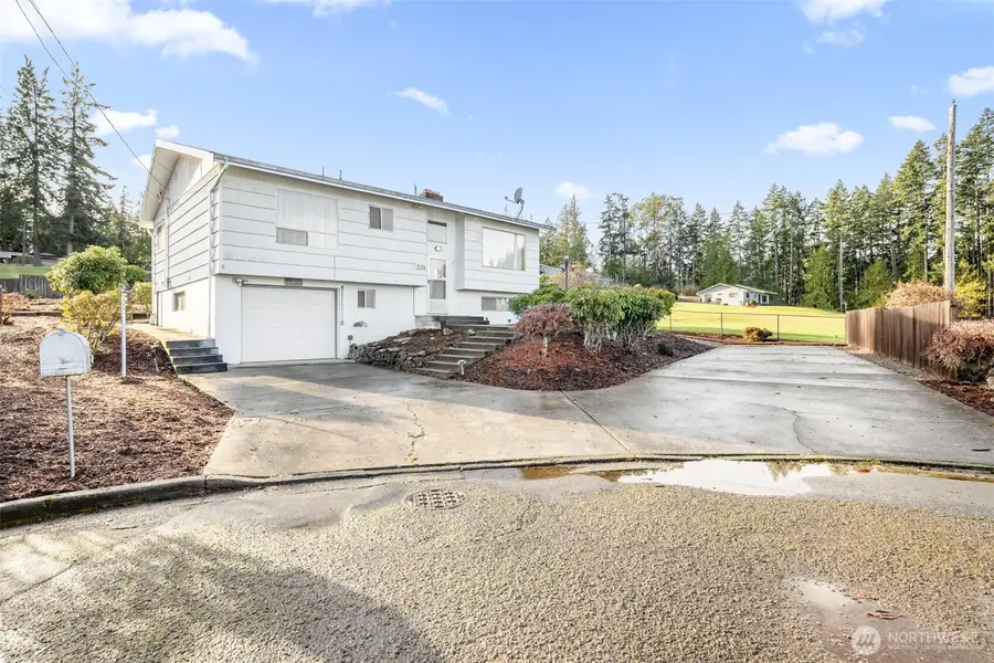 229 Alderwood Circle, Port Angeles, WA 98362 - Image #2