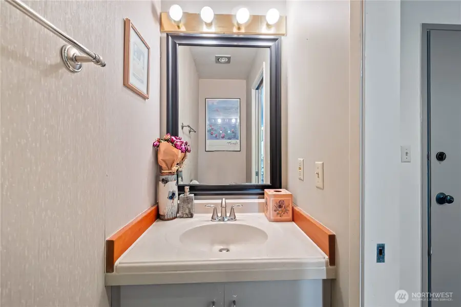 17001 Inglewood Road Ne #M210, Kenmore, WA 98028 - Image #3