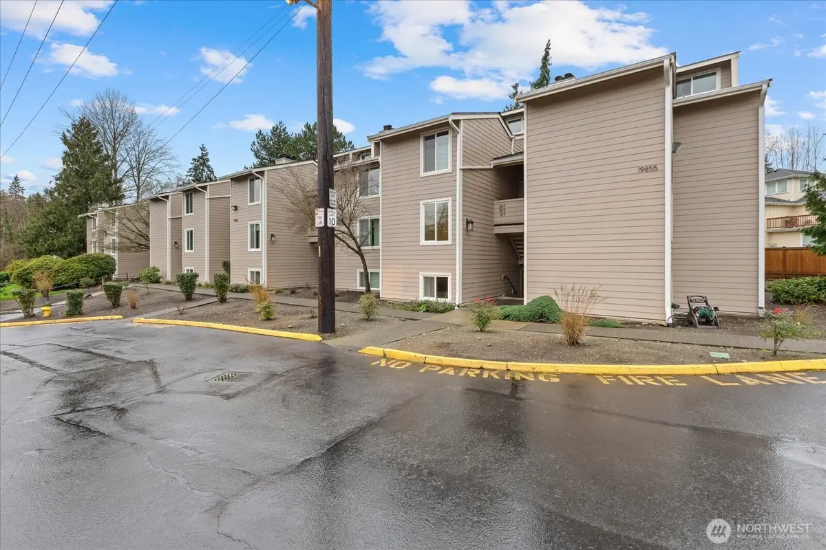 19855 25th Avenue Ne #207, Shoreline, WA 98155 - Image #1