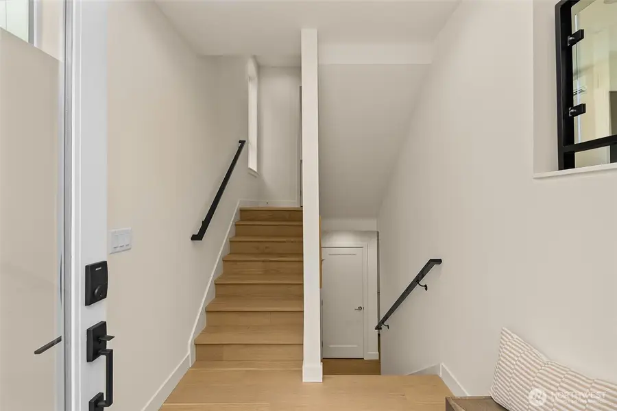 5203 Sand Point Way Ne, Seattle, WA 98105 - Image #3