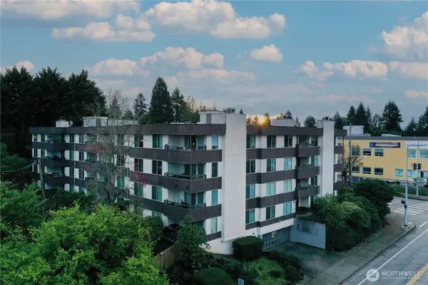 3421 Roxbury Street Sw #102, Seattle, WA 98126