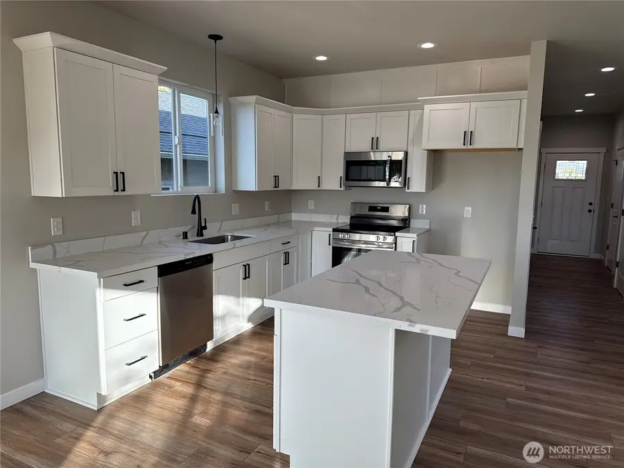 3701 W E Street, Bremerton, WA 98312 - Image #2