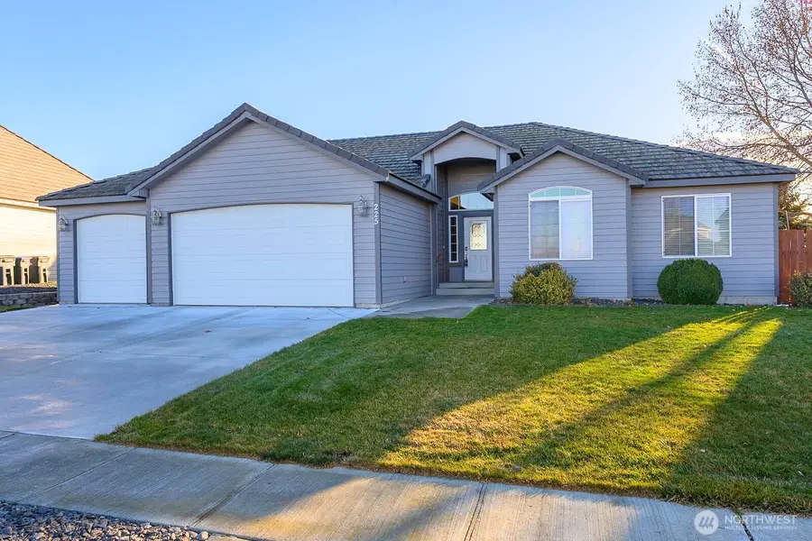 225 E Inglewood Drive, Moses Lake, WA 98837 - Image #3